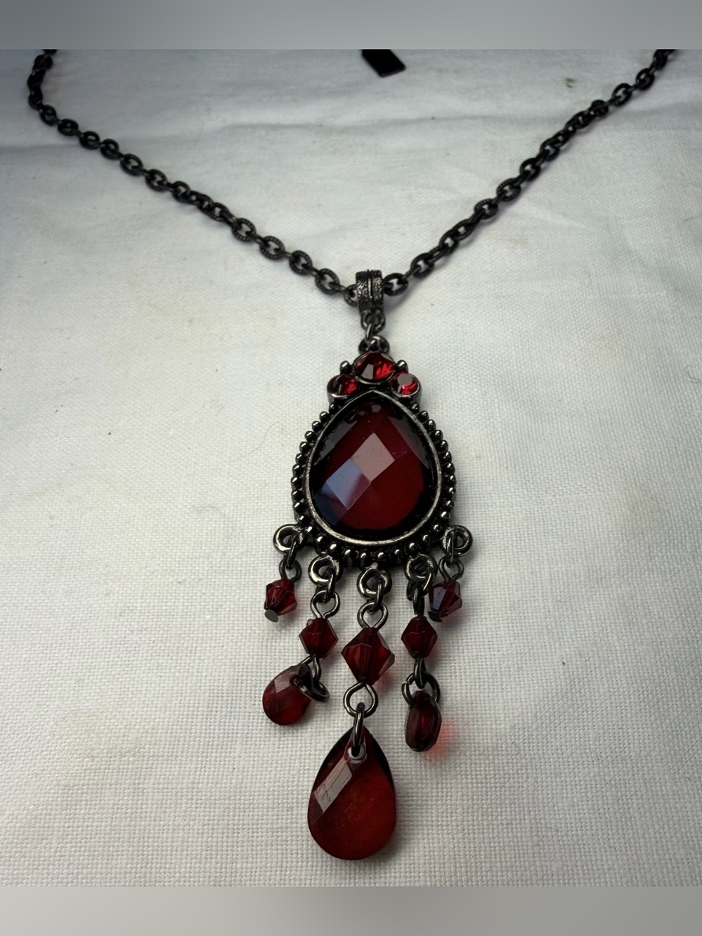Vintage 1928 dark Red black pendant necklace Victorian Gothic